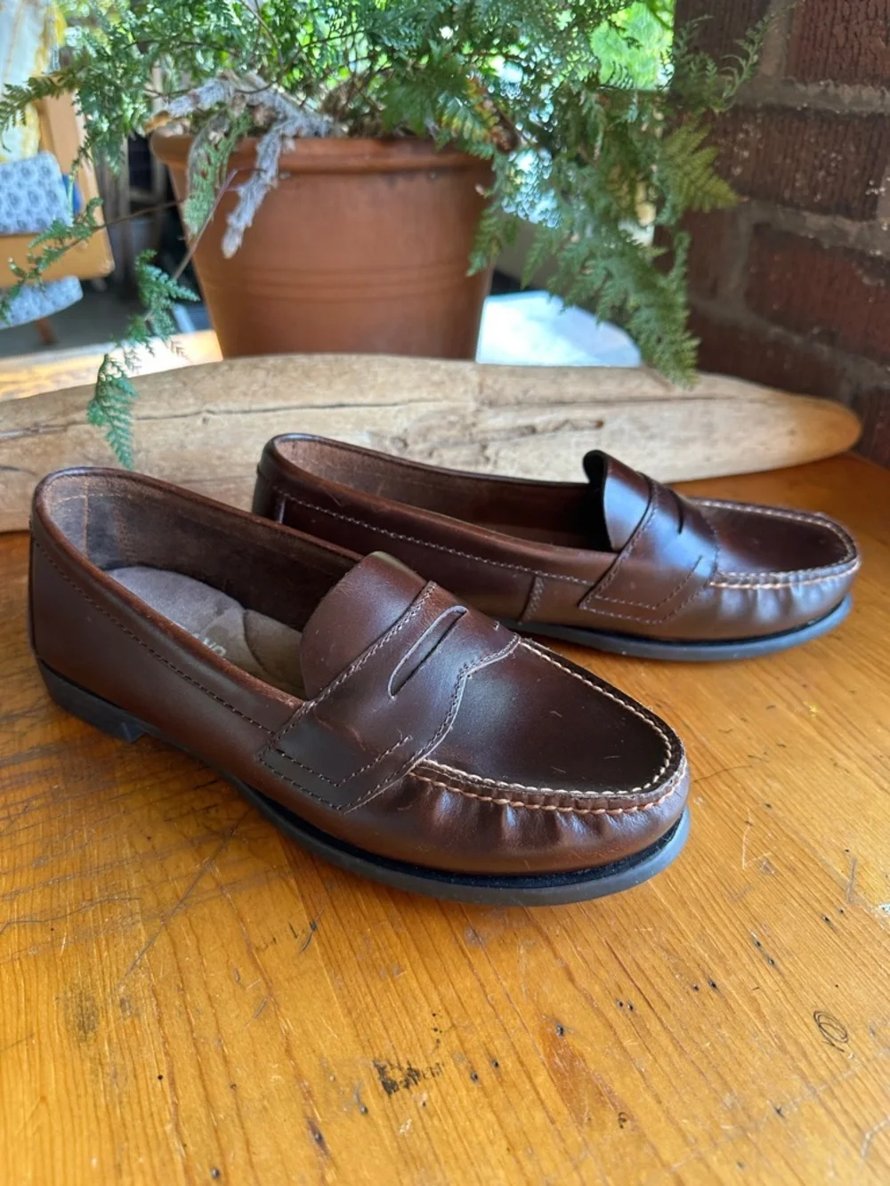 Eastland Classic ll brown leather penny loafer academia/preppy. Size 7 - Picture 3 of 8